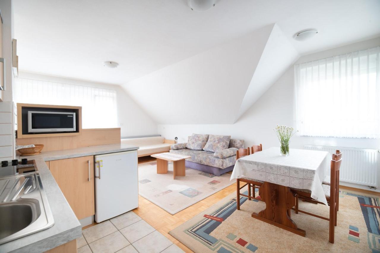 Apartmaji Trentelj เบลด ภายนอก รูปภาพ