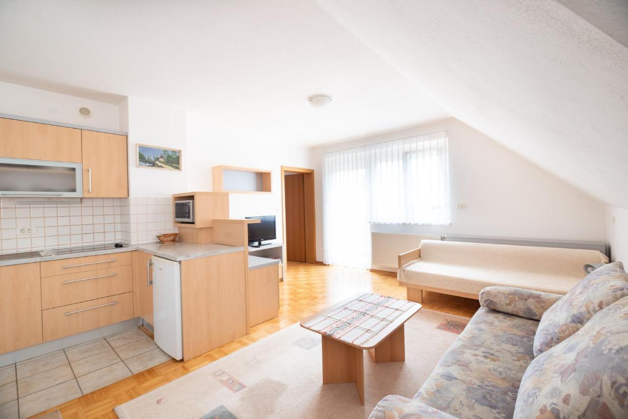 Apartmaji Trentelj เบลด ภายนอก รูปภาพ