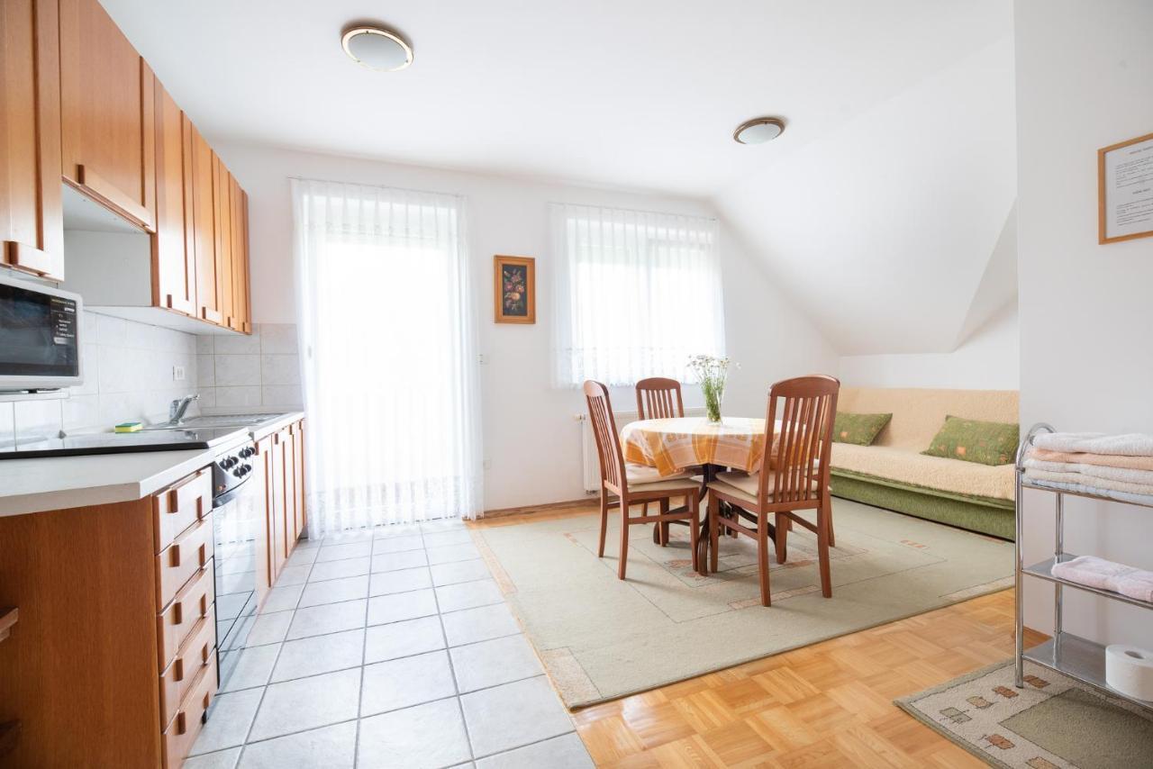 Apartmaji Trentelj เบลด ภายนอก รูปภาพ