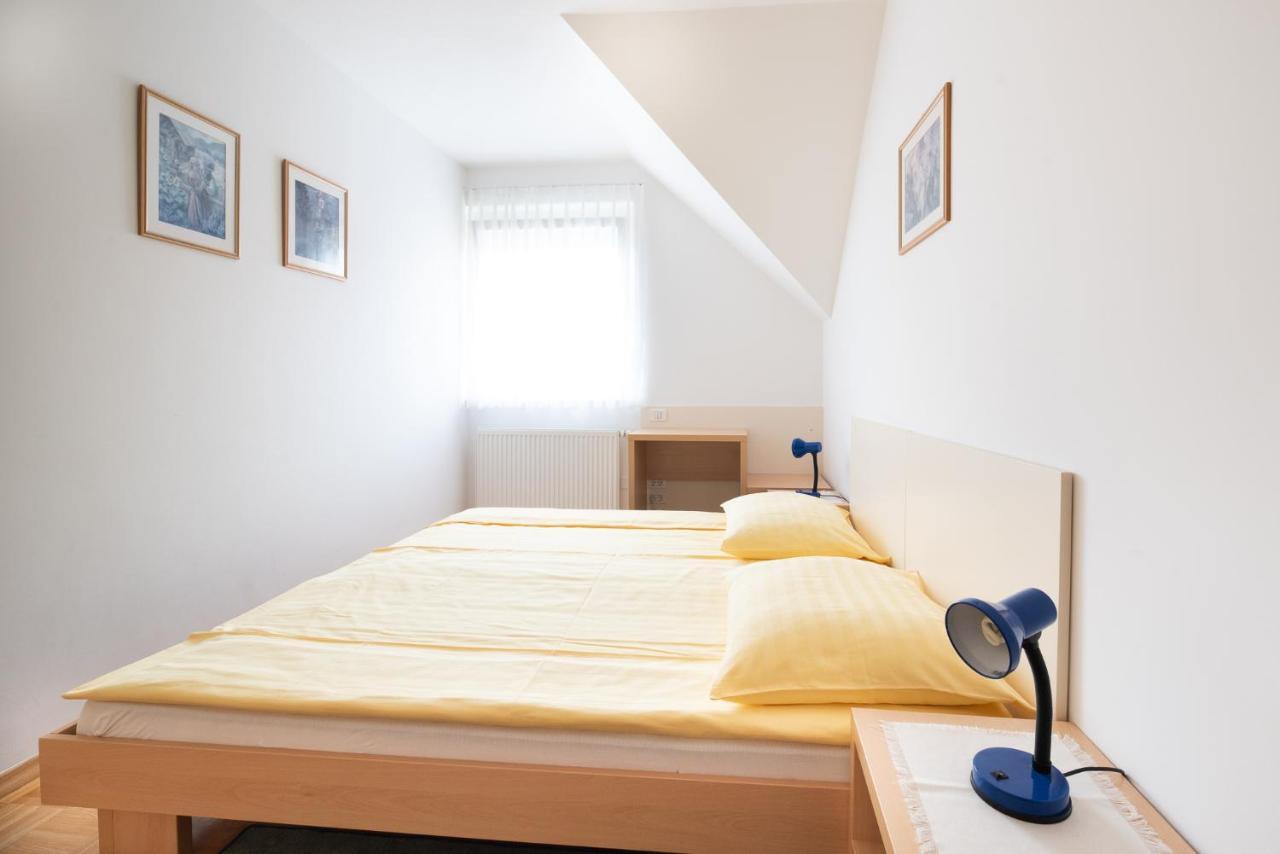 Apartmaji Trentelj เบลด ภายนอก รูปภาพ