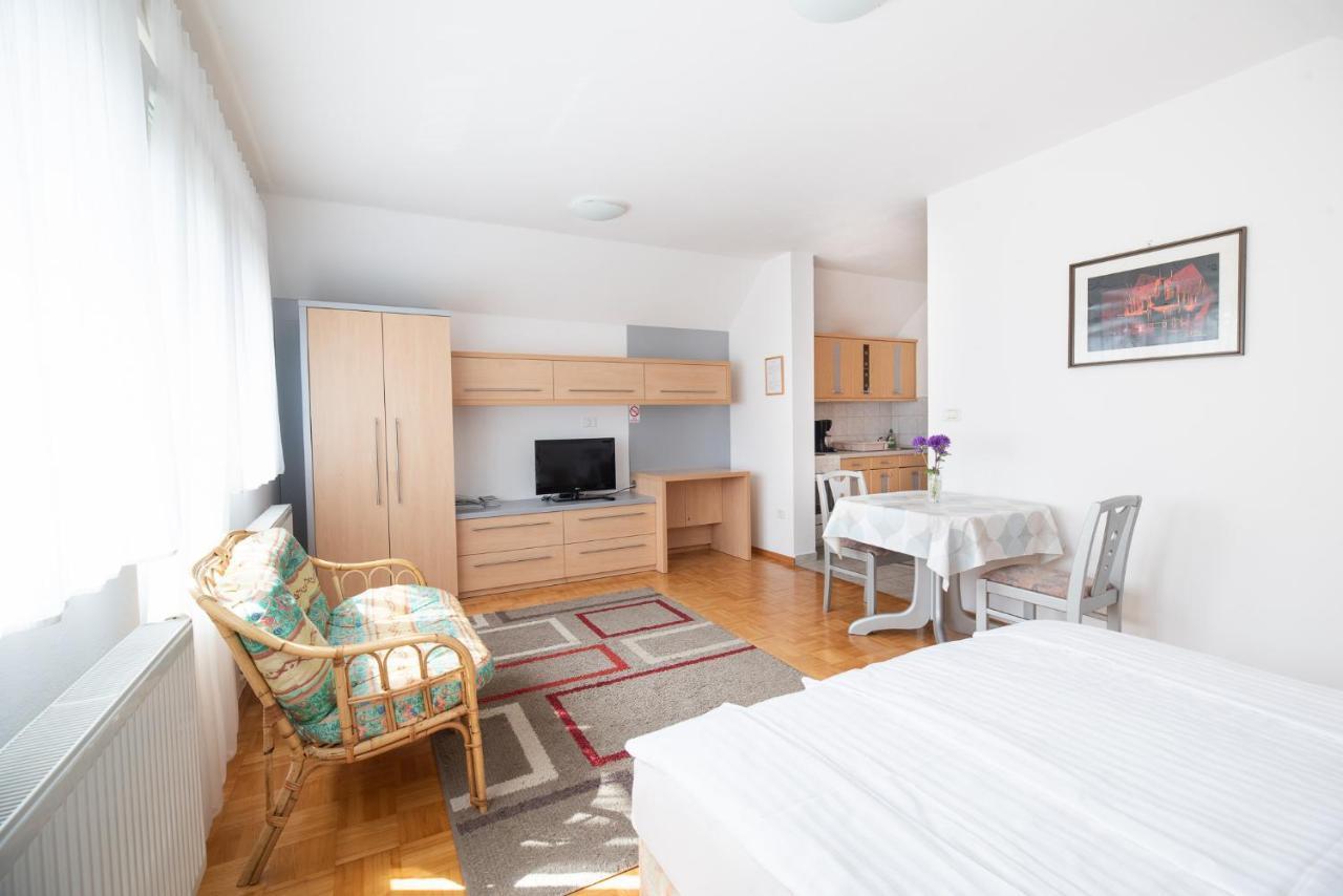 Apartmaji Trentelj เบลด ภายนอก รูปภาพ